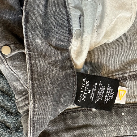 Laura petites - Picture 4 of 4